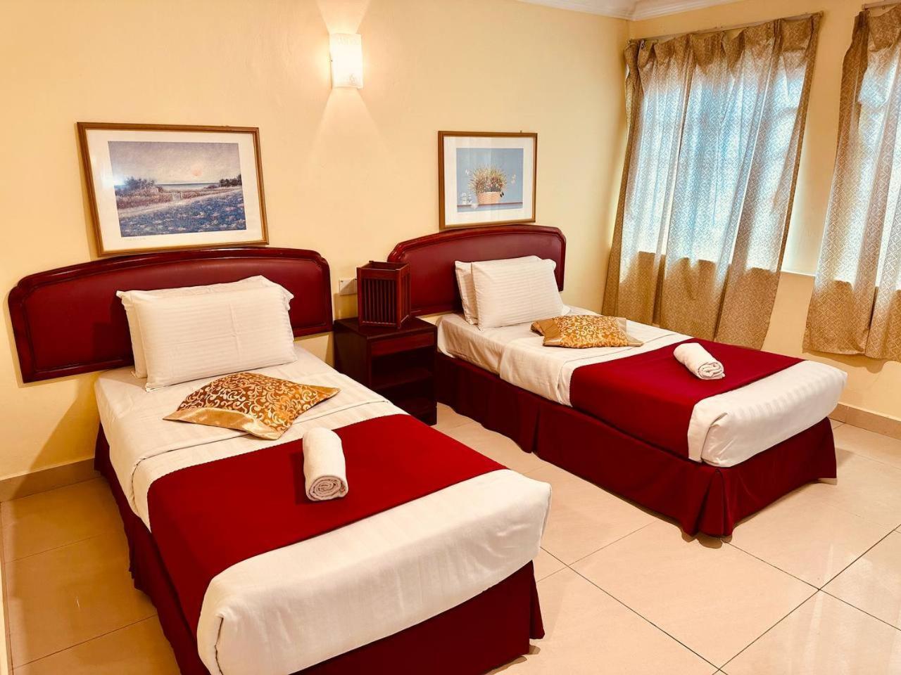 Carlton Hotel Seremban - Next To Terminal Bus Station Bagian luar foto
